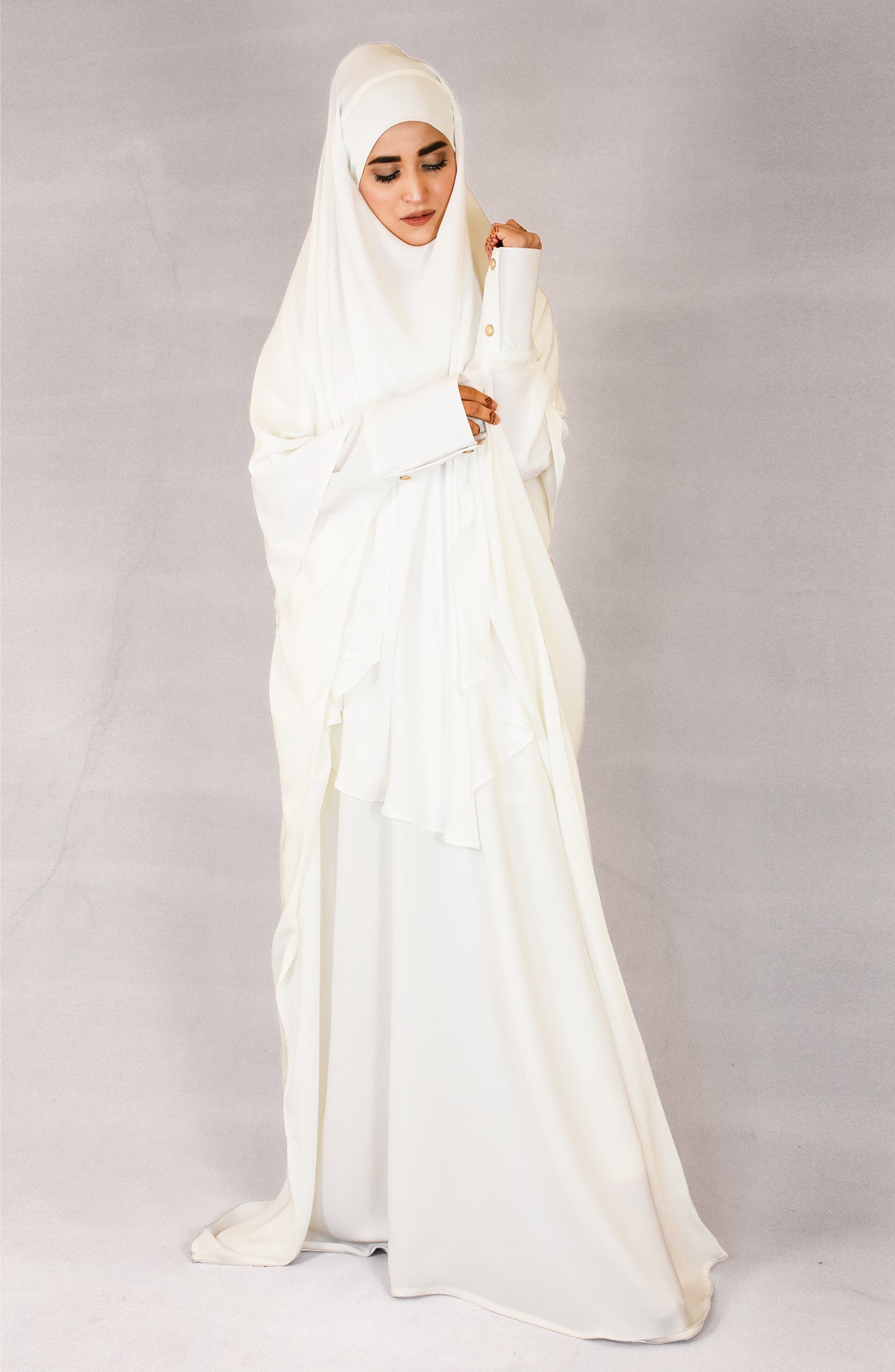 beautiful white colour abaya by malbus