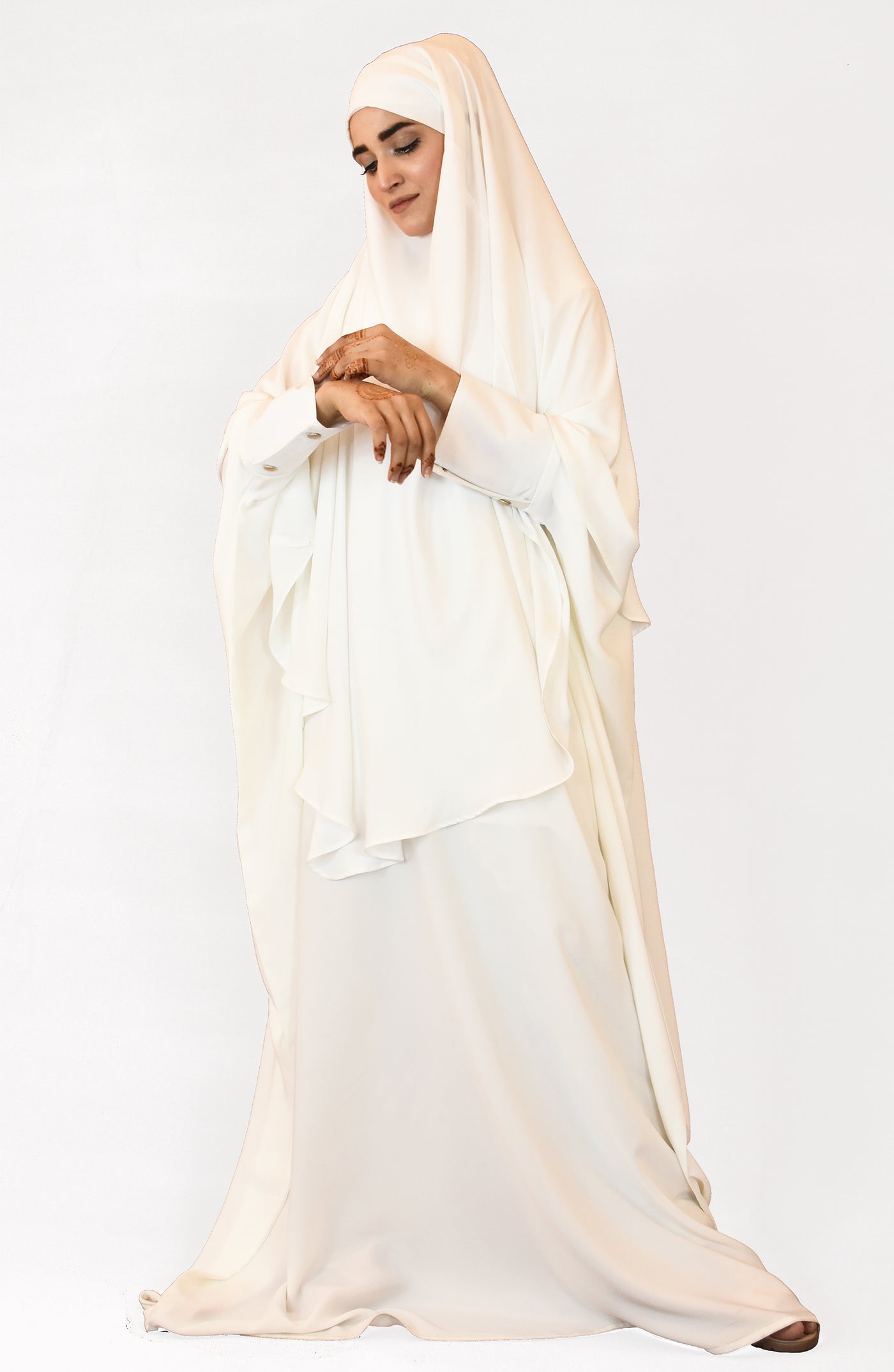 malbus white color abaya in Pakistan