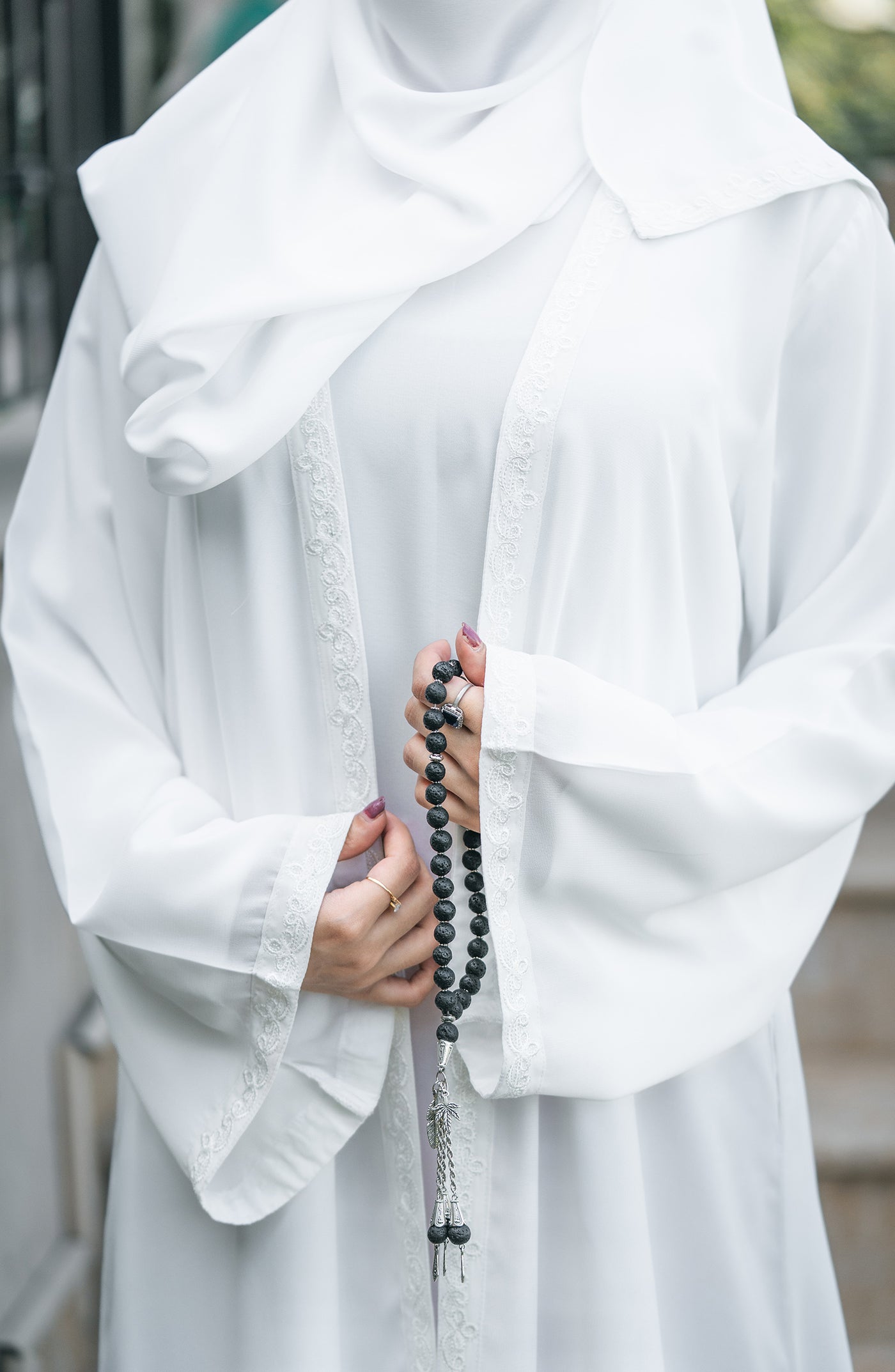 white kimono abaya with embroidery on center front and sleeves hem