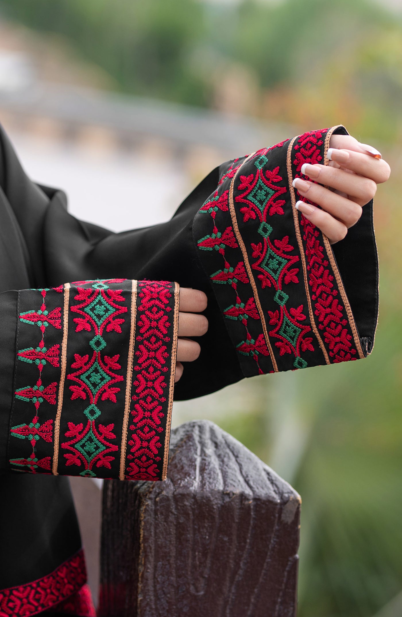 beautiful embroidered sleeves abaya in black