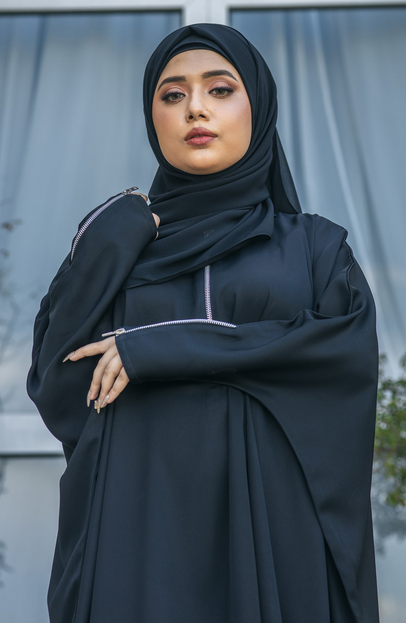 black zipper abaya in nida fabric