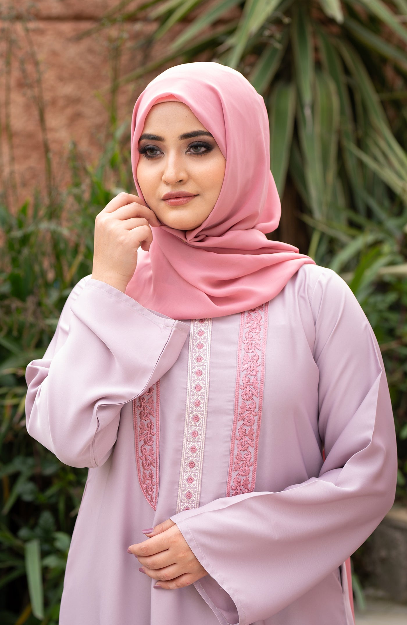 embroidered abaya in powder pink color