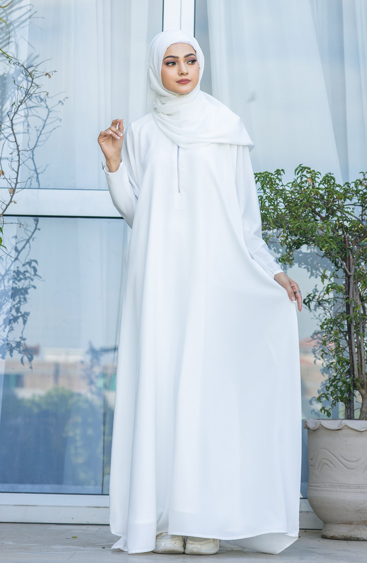 beautiful zipper abaya in white colour