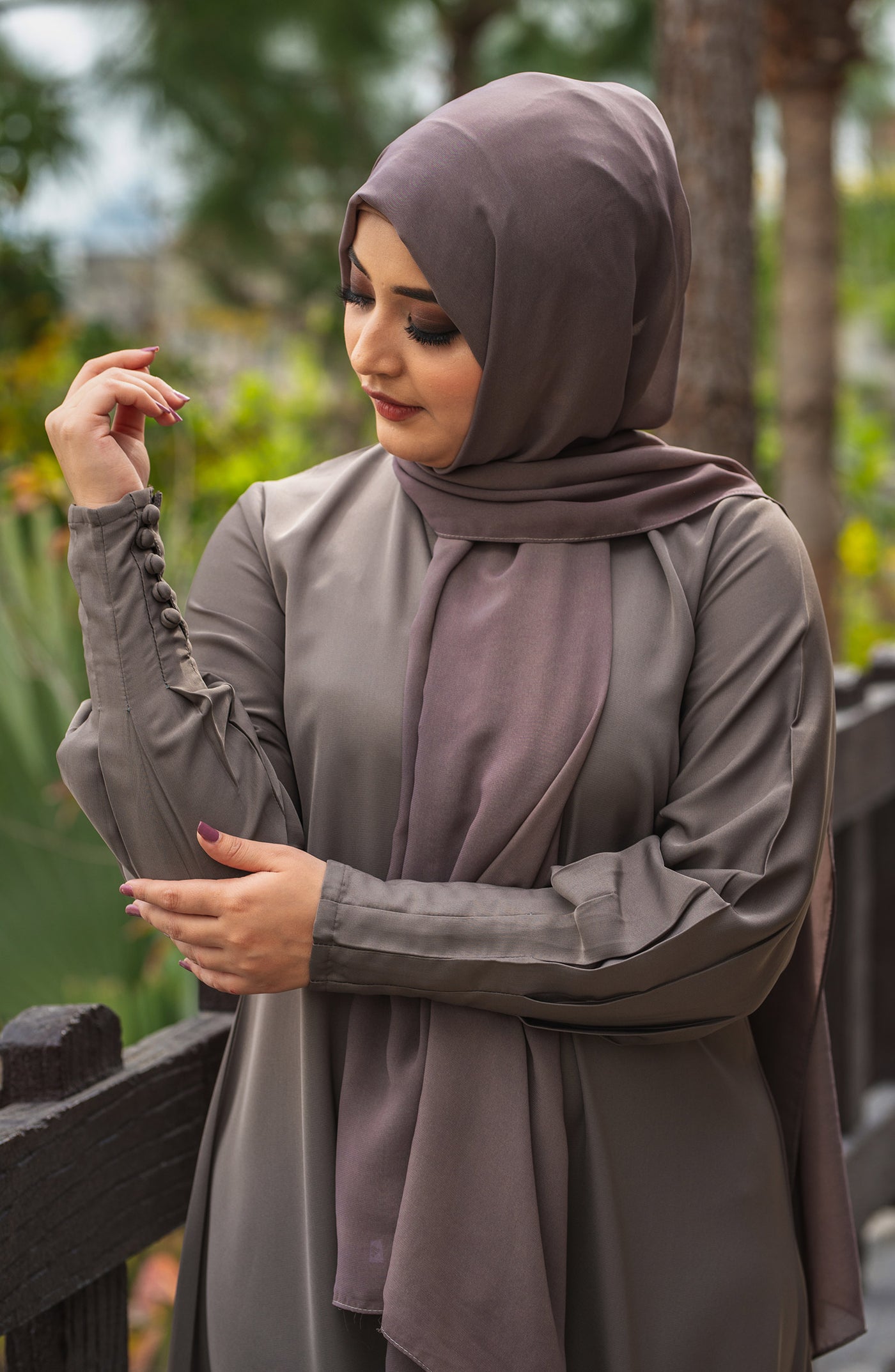 stylish pebble color abaya